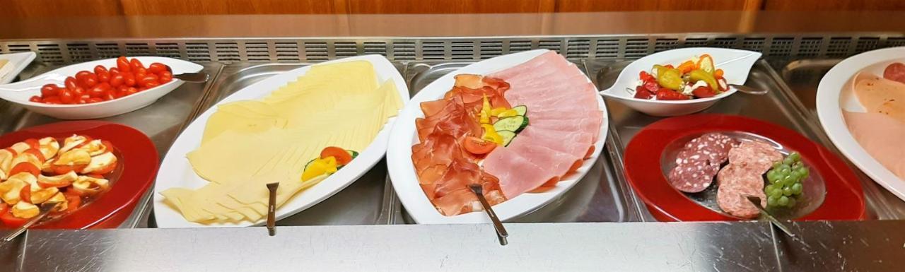 Weinhotel Hubertus Garni クロッテン エクステリア 写真