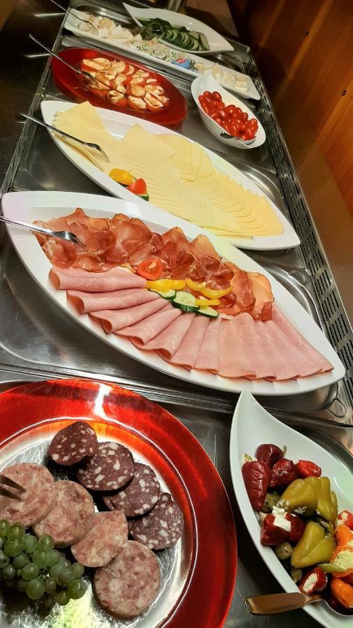 Weinhotel Hubertus Garni クロッテン エクステリア 写真