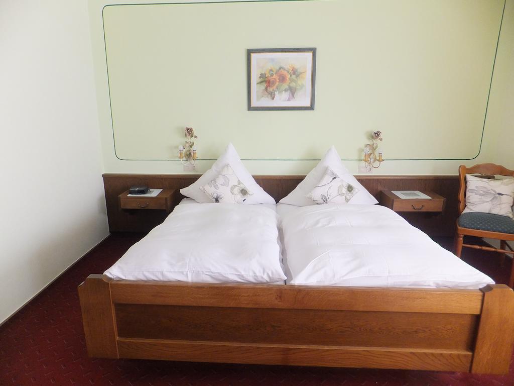 Weinhotel Hubertus Garni クロッテン 部屋 写真